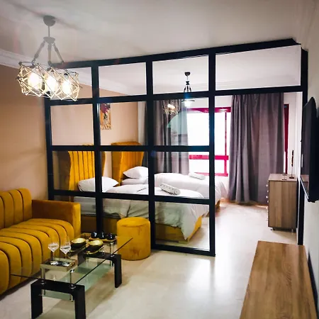 Nouveau Appartement Au Plein Centre Ville En Face Hilton & La Gare De Train Tgv N2 Tangier Exterior photo